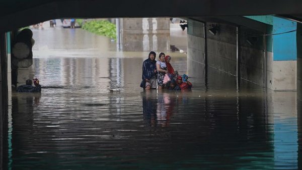 Alluvioni in Cina: lâantica CittÃ  Proibita allâasciutto, i moderni grattacieli allagati-11