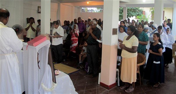 Festa per la canonizzazione di Madre Teresa in Sri Lanka-2