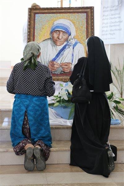 Cattedrale di Madre Teresa a Pristina-3