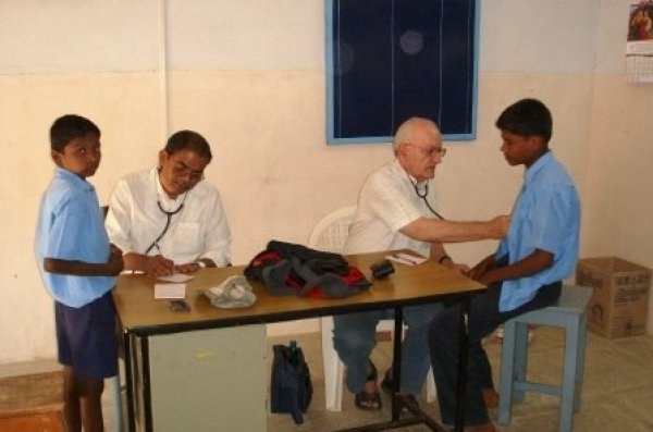 La missione di p. Antonio Grugni tra i malati di tubercolosi e lebbra in India-9
