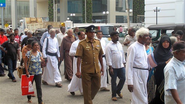 Raccolta firme per il rilascio dei prigionieri politici in Sri Lanka-3