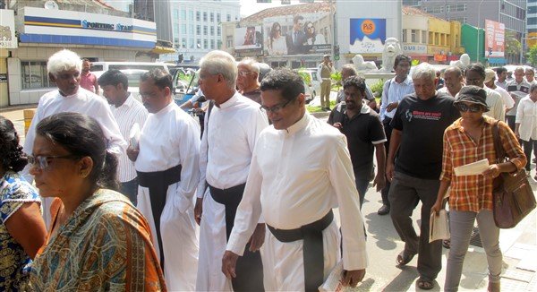 Raccolta firme per il rilascio dei prigionieri politici in Sri Lanka-6
