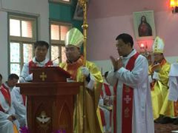 Mons. G.B. Wang Xiaoxun ordinato vescovo coadiutore di Ankang-4
