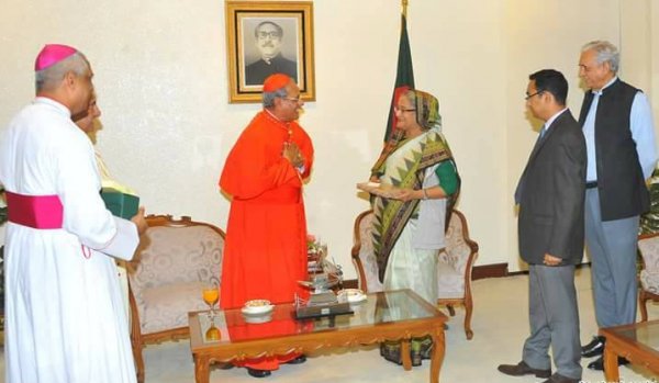 Il premier Hasina invita il papa in Bangladesh-3