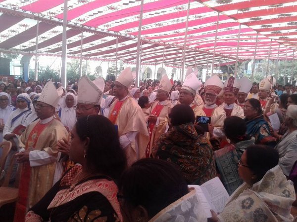 Cattolici in Bangladesh festeggiano il loro primo cardinale-11