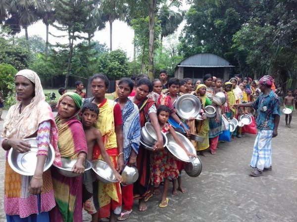 La Caritas distribuisce aiuti agli alluvionati del Bangladesh-7