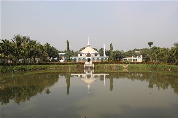 Laghetto esterno del santuario