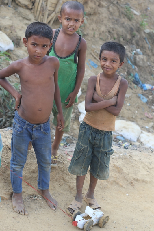Bambini Rohingya nei campi profughi del Bangladesh