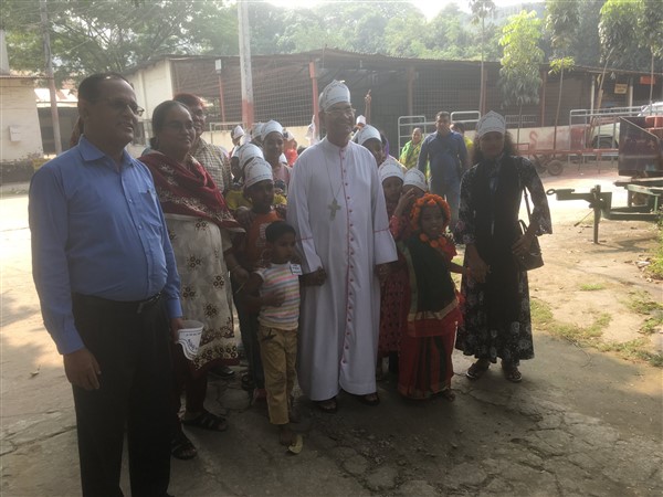 Third World Day of the Poor with street children in Dhaka