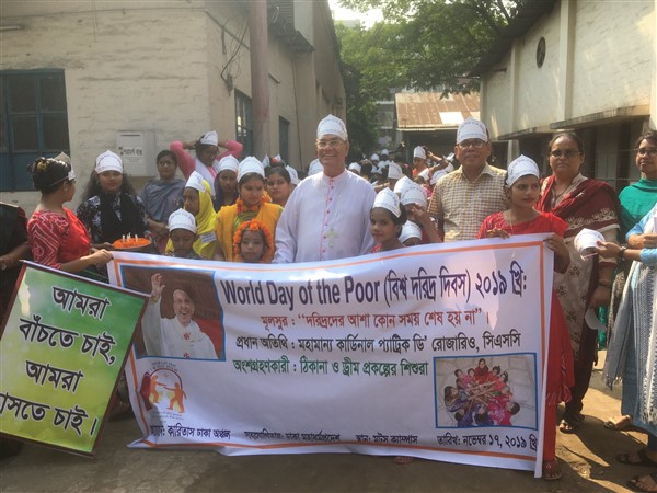 Third World Day of the Poor with street children in Dhaka