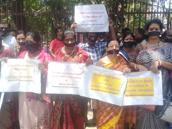 Dhaka: centinaia di indÃ¹, buddisti e cristiani condannano i massacri in Sri Lanka