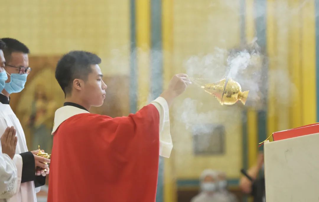 Eight new priests in Beijing