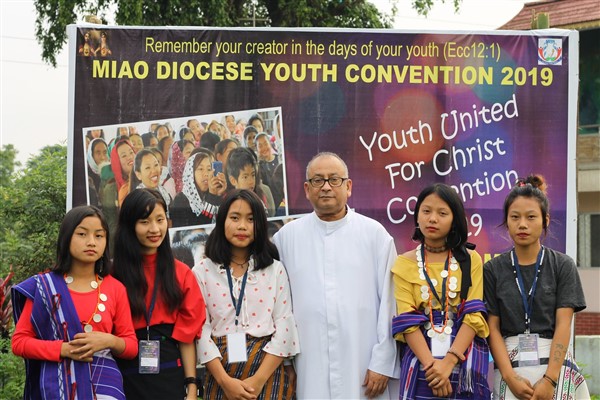 Arunachal Pradesh, 600 giovani pregano per la pace