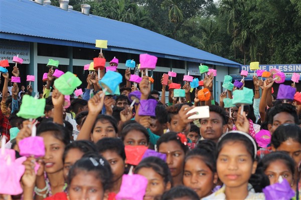 Arunachal Pradesh, 600 giovani pregano per la pace