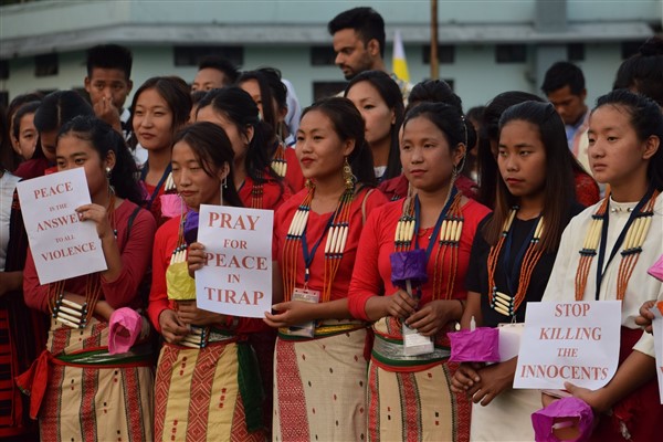 Arunachal Pradesh, 600 giovani pregano per la pace