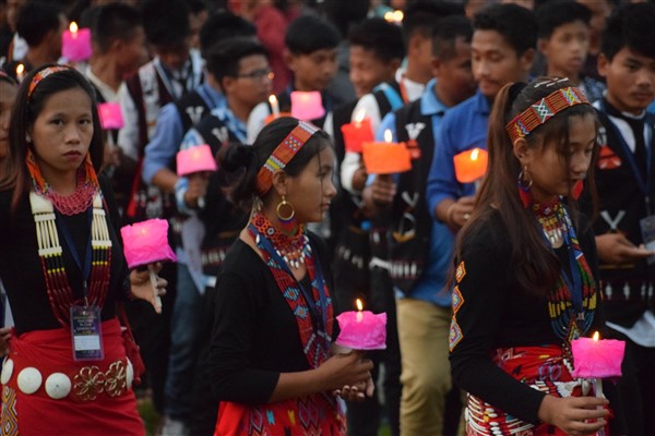 Arunachal Pradesh, 600 giovani pregano per la pace