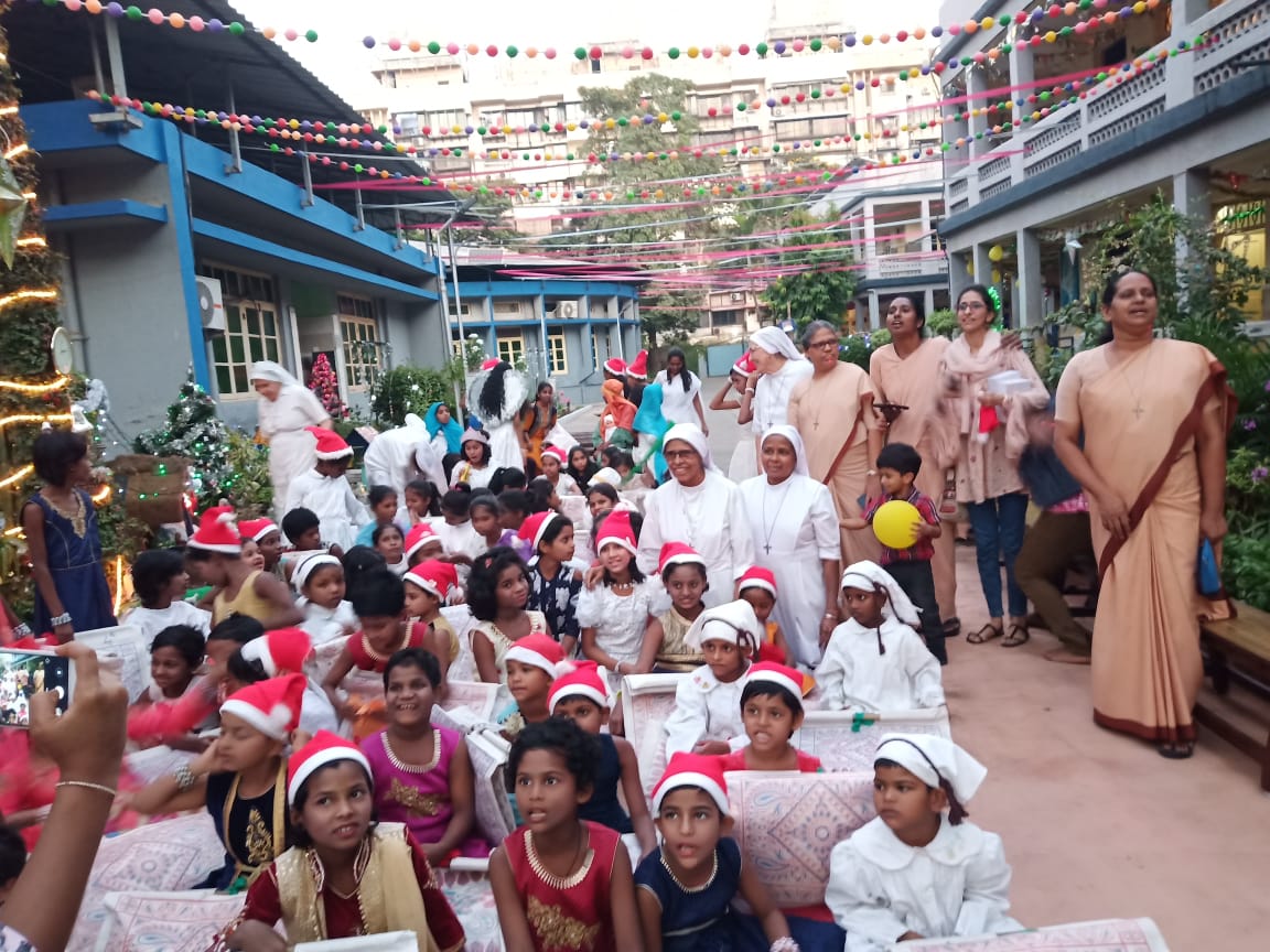 Natale al Vimala Dermatological Centre di Versova (Mumbai)