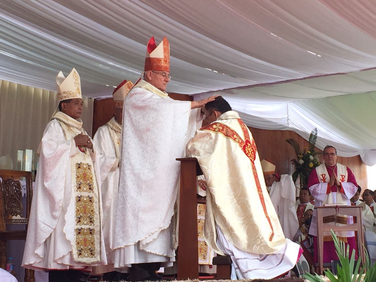 Ordinazione episcopale in Indonesia