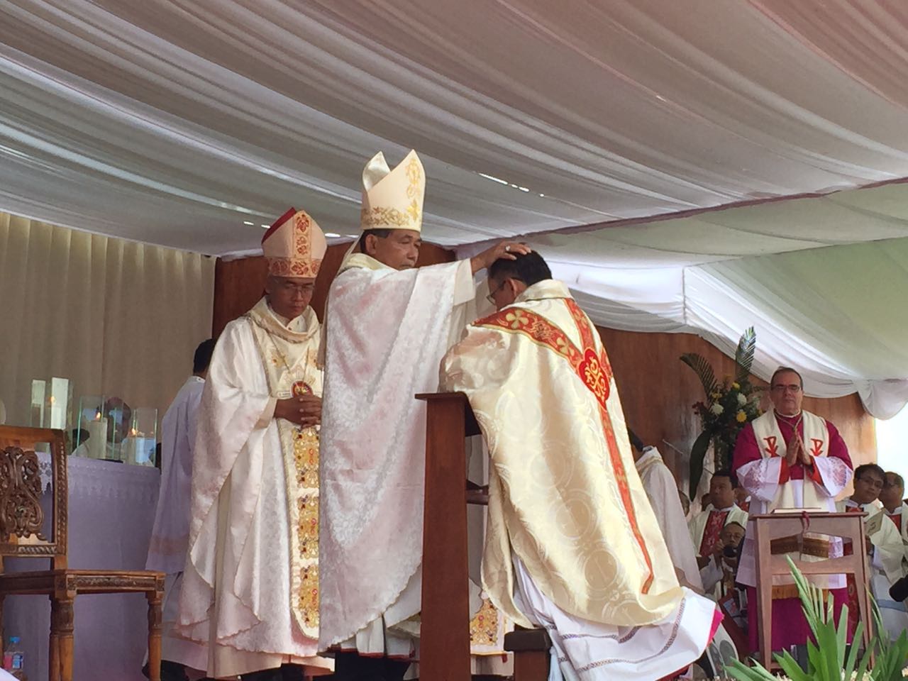 Ordinazione episcopale in Indonesia