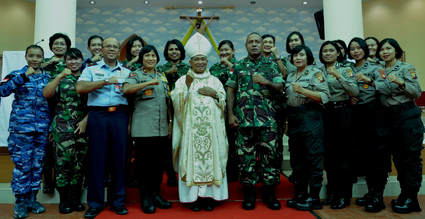 Catholic soldiers and police agents in Pontianak
