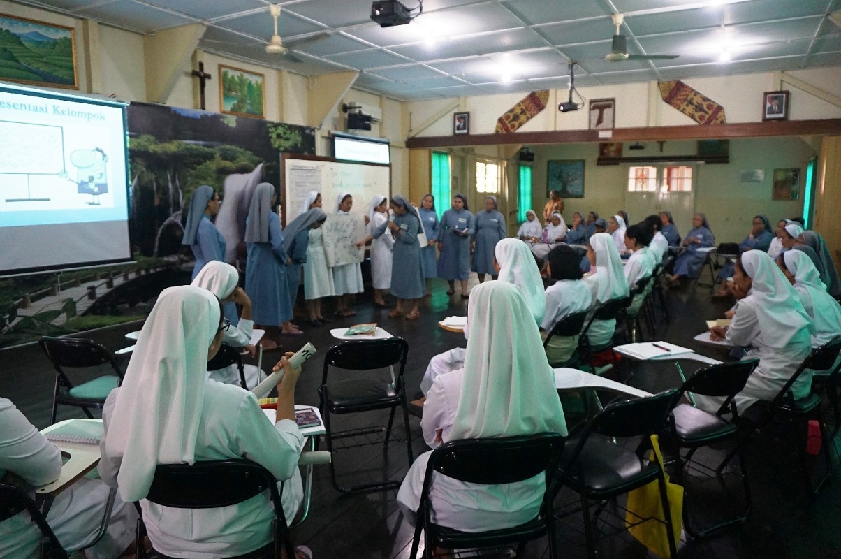 Pontianak, un seminario per formare suore anticorruzione