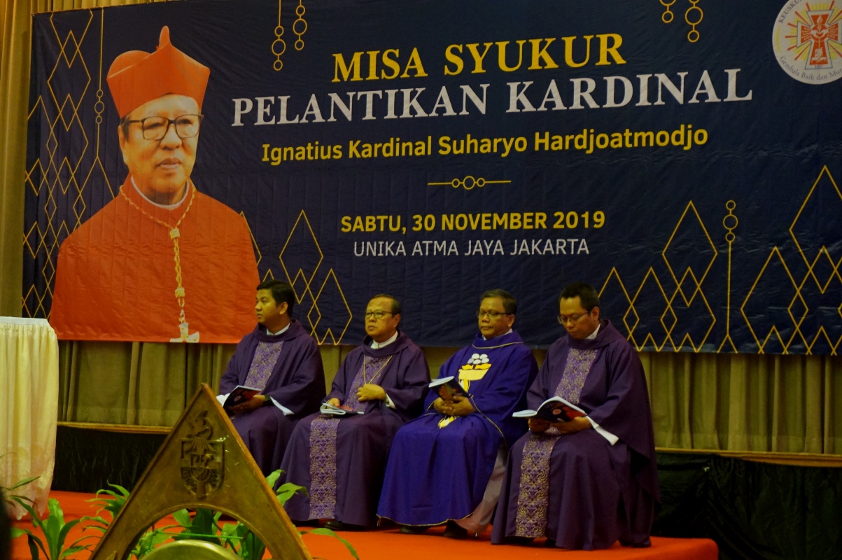 Archbishop Suharyo celebrates mass after his appointment as cardinal