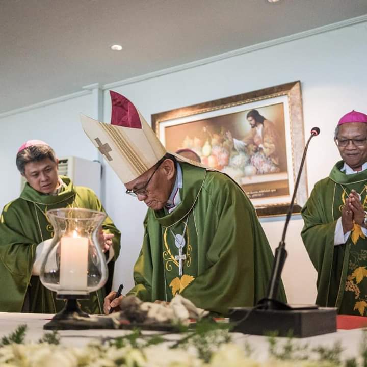 Auto-sufficienza e sviluppo: dalle uve di Bali il nuovo vino liturgico della Chiesa indonesiana 
