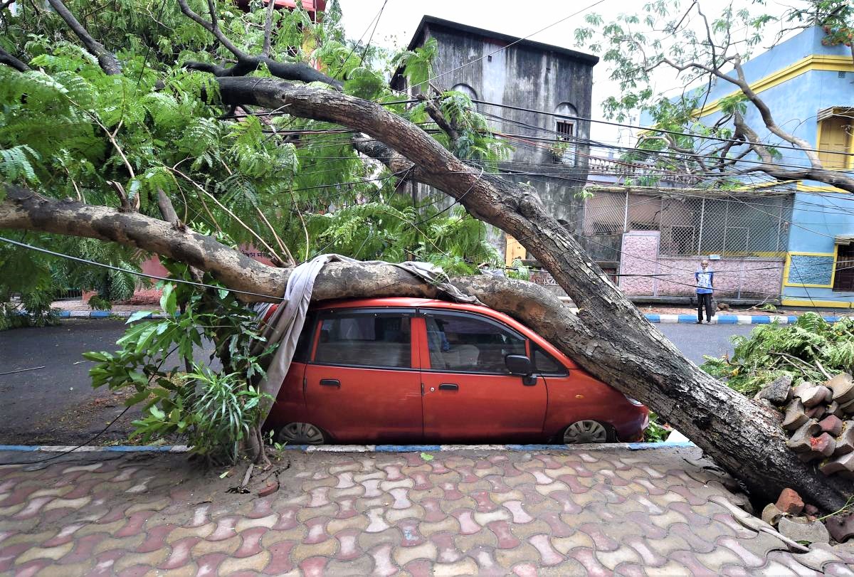 Cyclone Amphan hits Kolkata