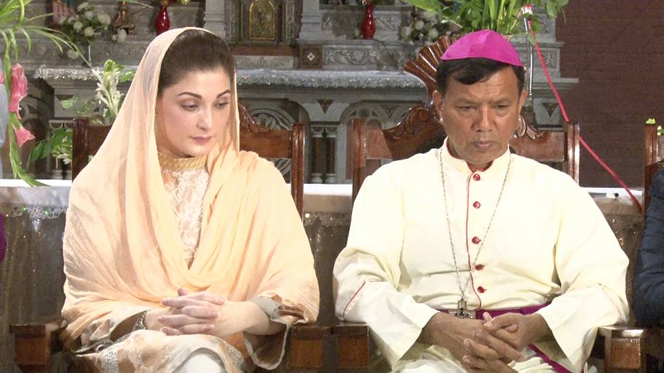 Lahore, la figlia di Sharif tiene un comizio elettorale nella cattedrale
