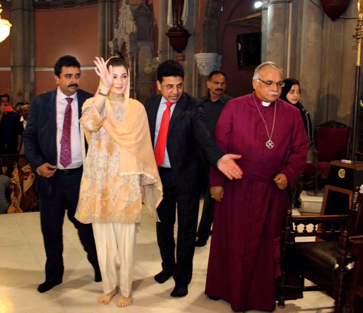 Lahore, la figlia di Sharif tiene un comizio elettorale nella cattedrale