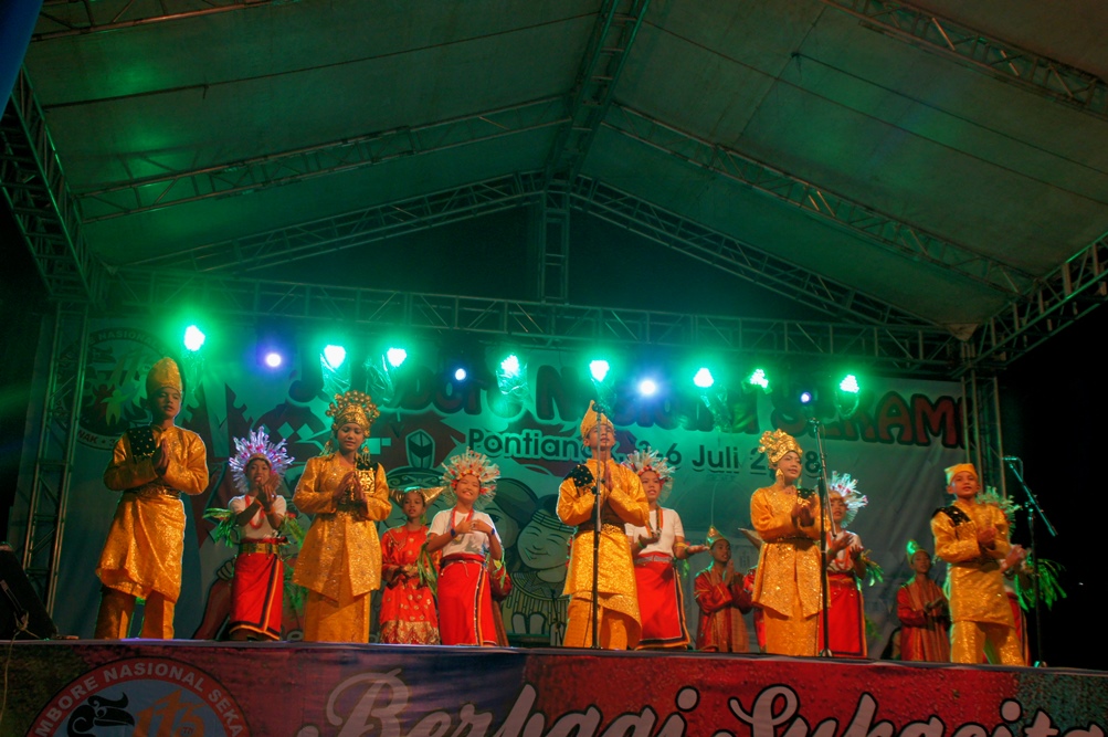 Cerimonie di chiusura del raduno dei Giovani cattolici a Pontianak (West Kalimantan)
