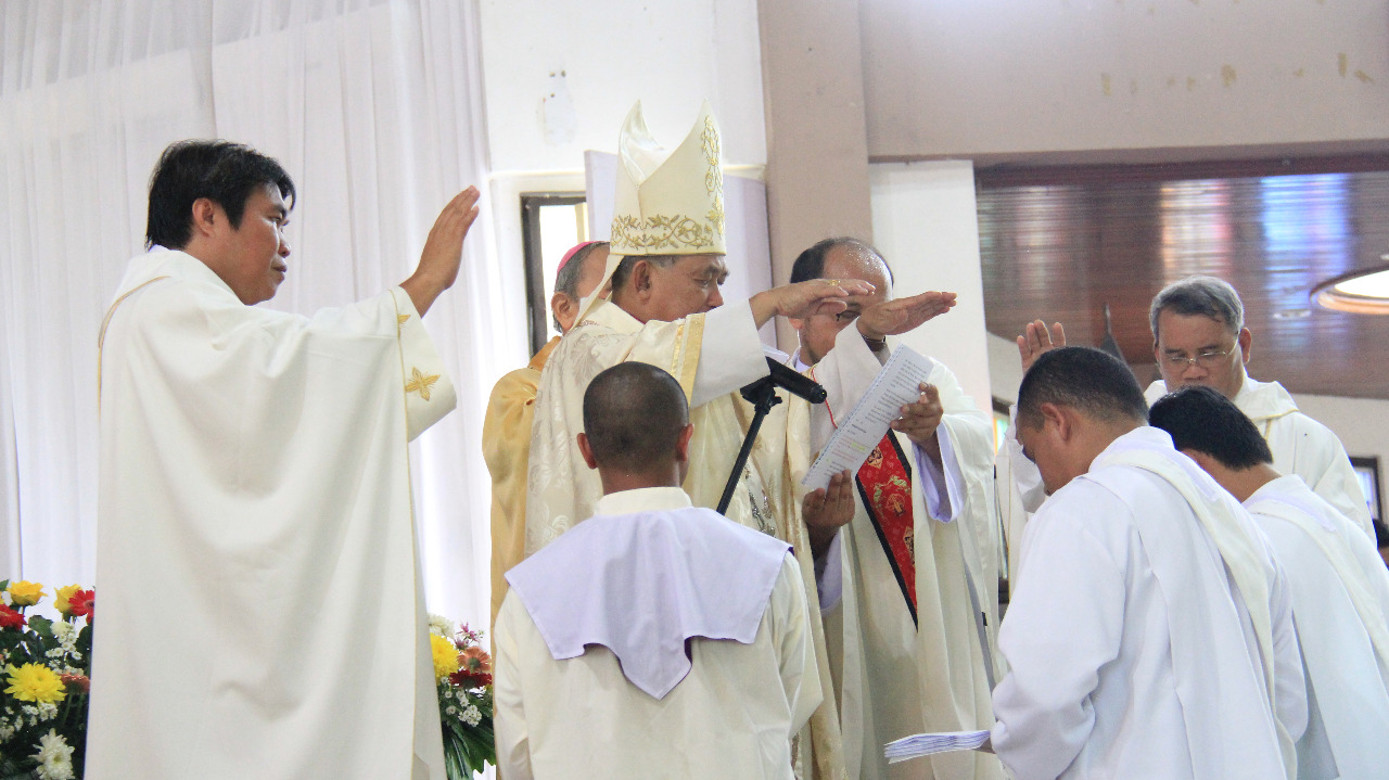 Priestly ordination in Holy Crossâ Parish Church (Pontianak Archdiocese) - 01