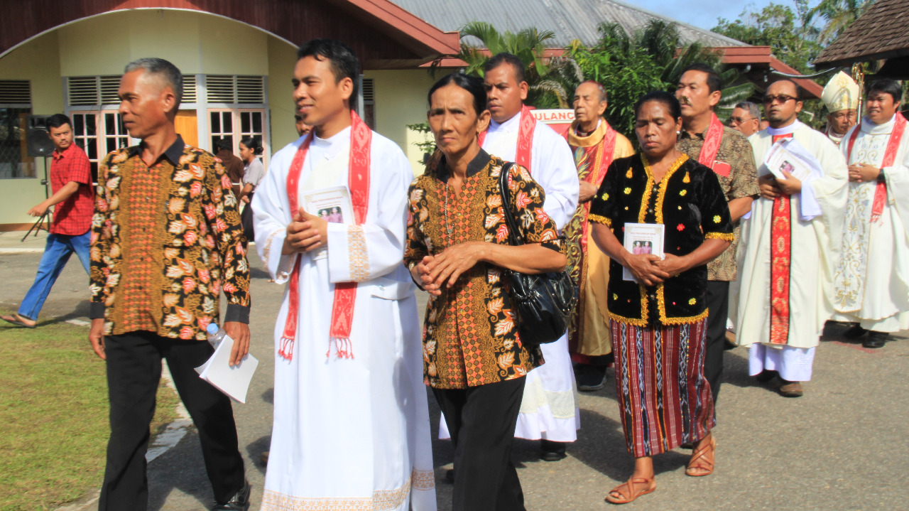 Priestly ordination in Holy Crossâ Parish Church (Pontianak Archdiocese) - 06
