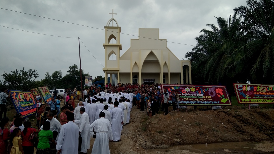 Priestly ordination in St. Ignatius Loyola Parish Church (Padang Diocese) - 01