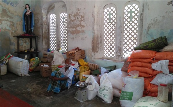 Cattolici tamil accampati nell'isola di Iranaitheevu