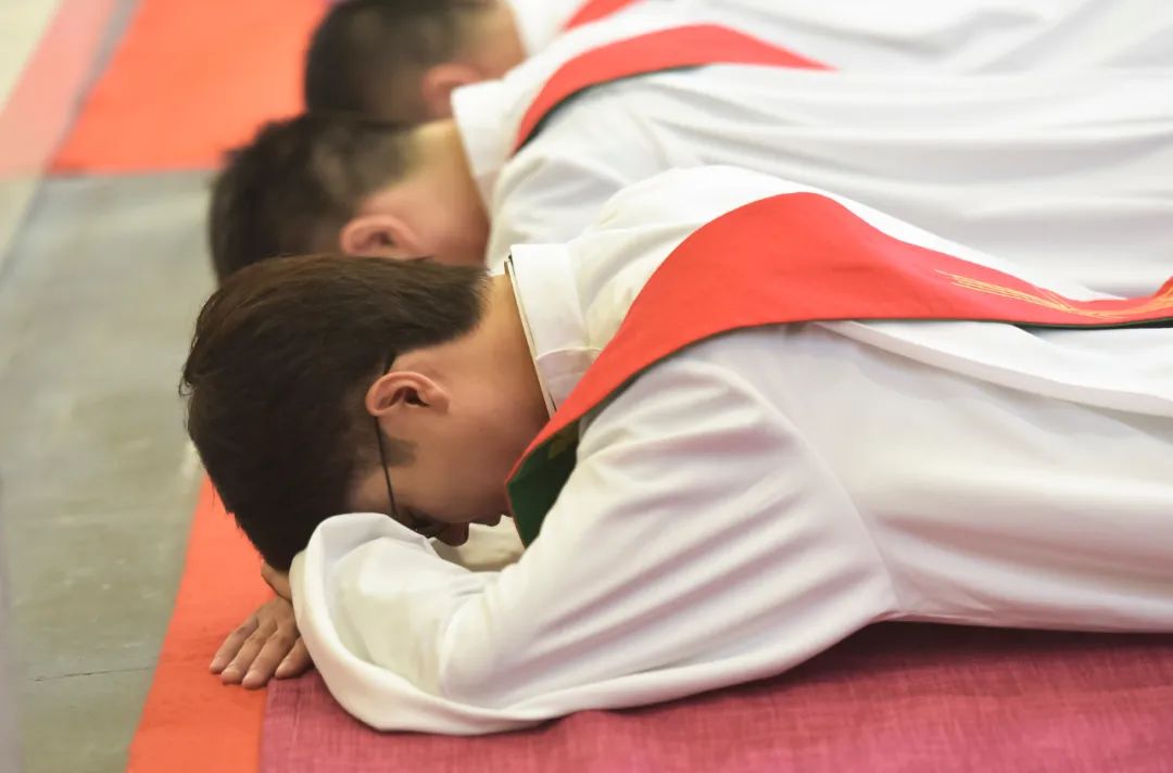 Eight new priests in Beijing