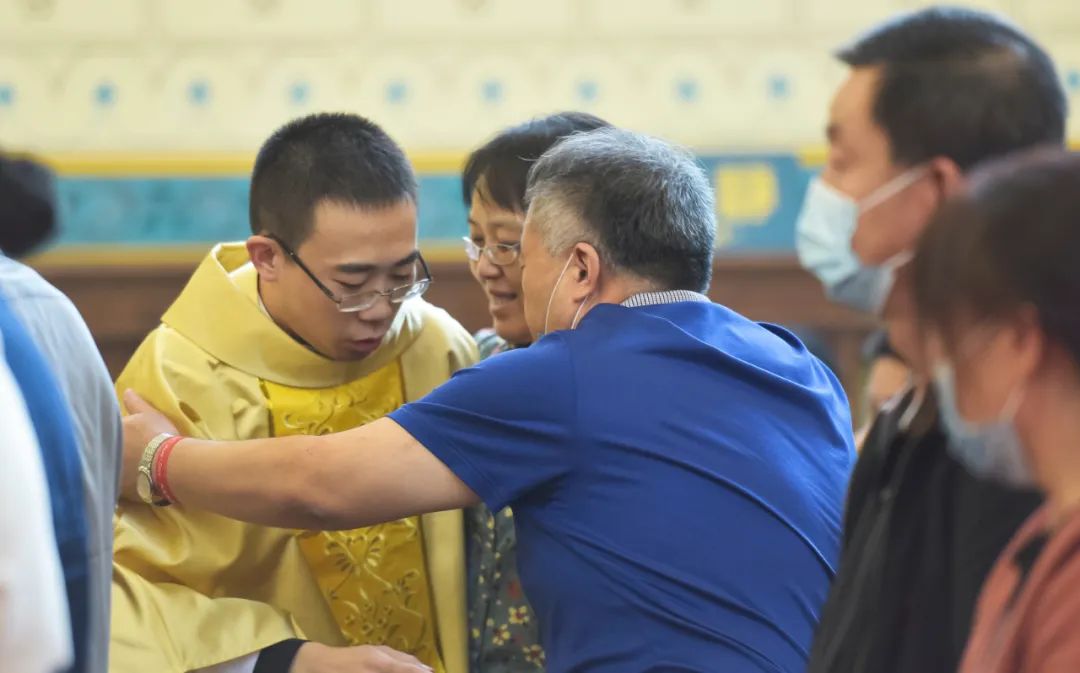 Eight new priests in Beijing