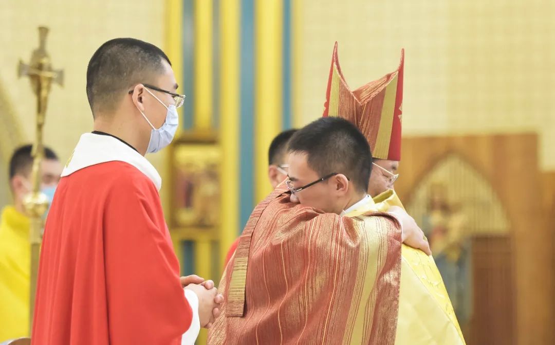 Eight new priests in Beijing