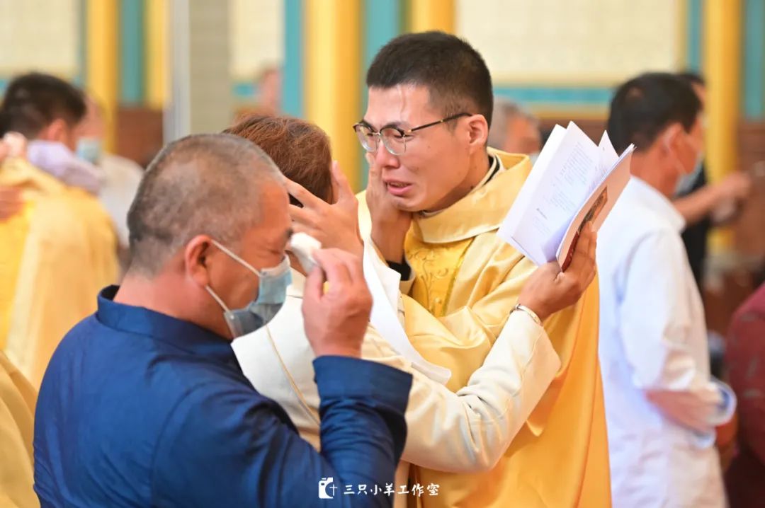 Eight new priests in Beijing