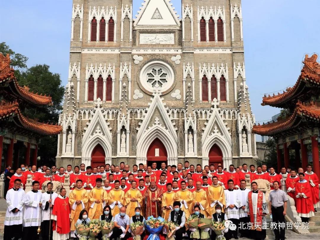 Eight new priests in Beijing