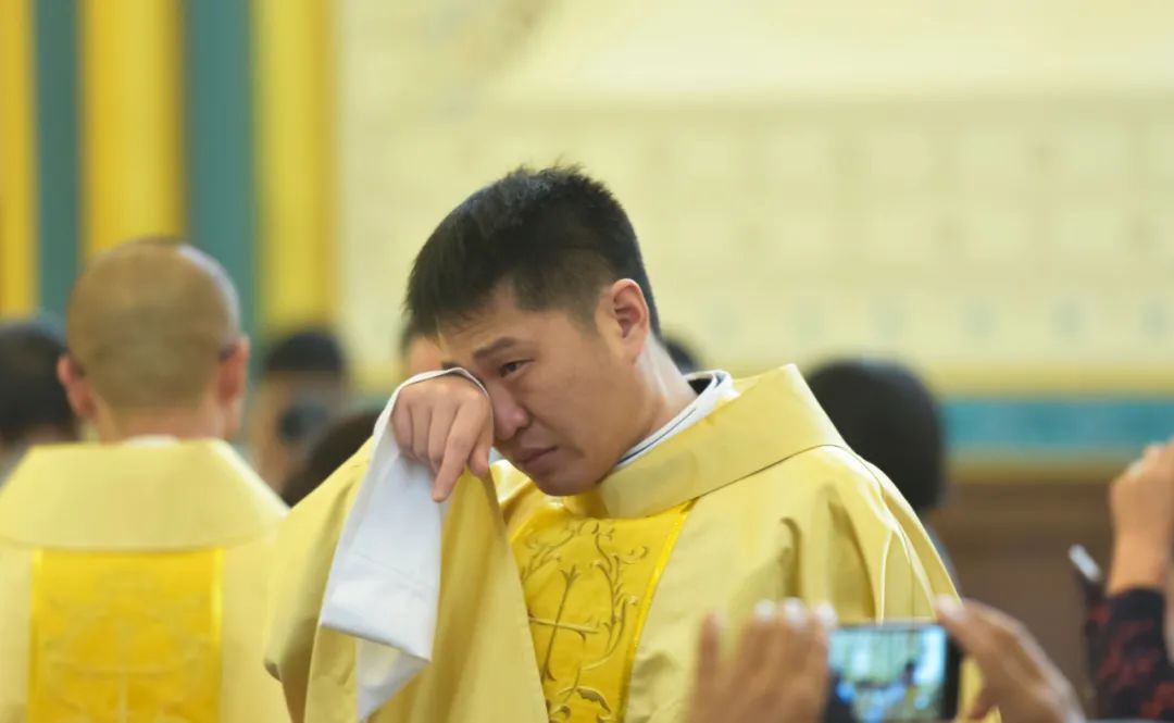 Eight new priests in Beijing