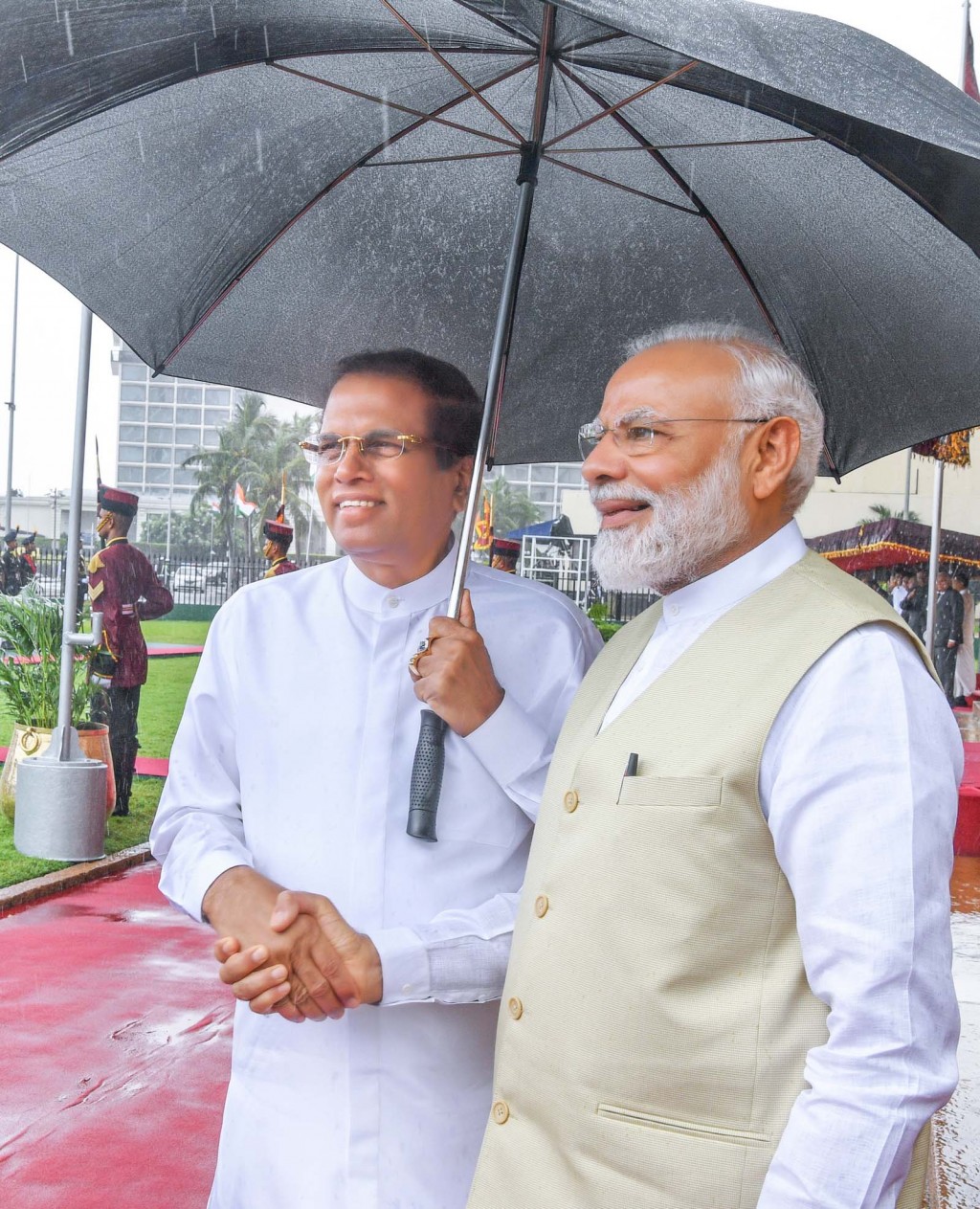 SRI LANKA - INDIA Colombo, Indian Prime Minister Modi pays tribute to the  victims of Easter terror (Photo)