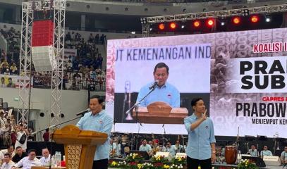 Election_2024_-_Potential_presidential_candidate_Gen._Prabowo_Subianto_and_VP_candidate_Gibran_Rakabuming_Raka_(right)_today_in_Jakarta_Sport_Stadium.jpeg