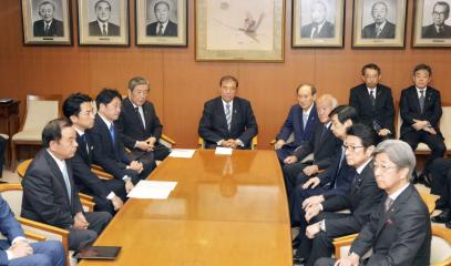Le-Premier-ministre-japonais-s39engage-a-maintenir-la-composition-de.jpg