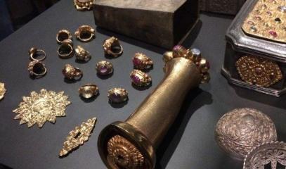 Lombok_Kingdom_Treasures_in_the_Netherlands_to_be_repatriated_to_Indonesia.jpg