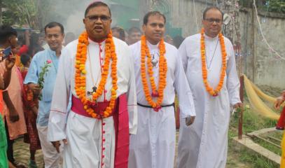 Ruben_Robel_Biswas_with_others.jpg