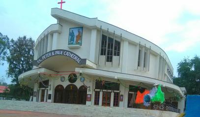 Sts._Peter_and_Paul_Cathedral,_Jabalpur.jpg