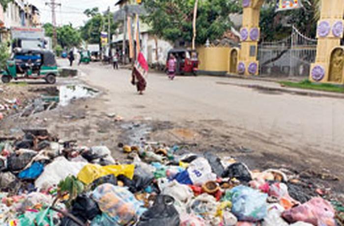 Beruwala: abandoned waste, an ecological and health hazard