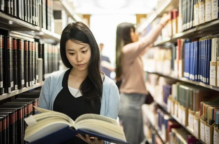 Economic crisis and yen push Japanese students towards Asian universities