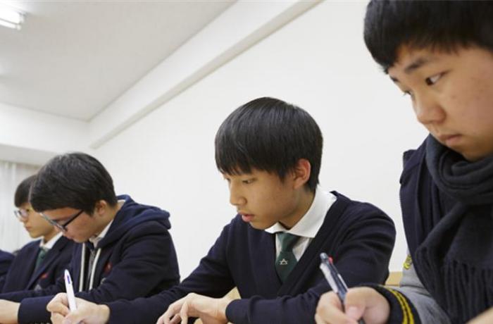 Social privileges and government policies block social mobility in South Korea